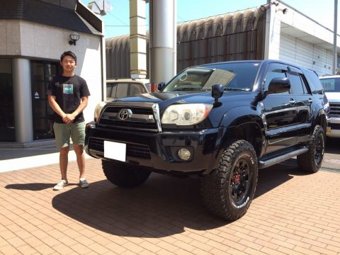 シンプルでカッコイイ２１５サーフをご納車しました🚙💨　愛車ライフ楽しんでください😄